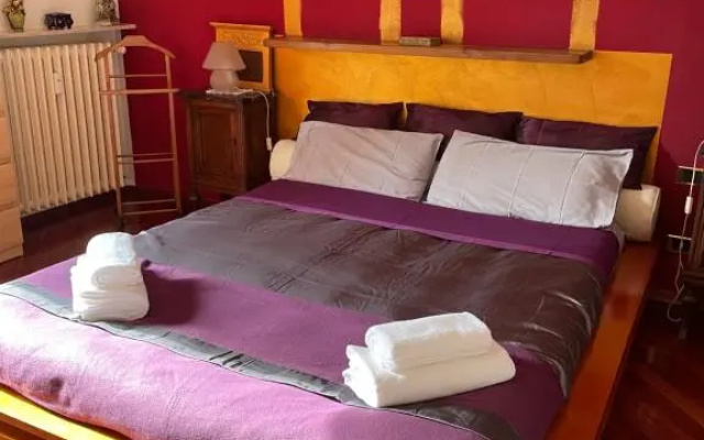 Zen Apartment Located In Turin Pre Hill