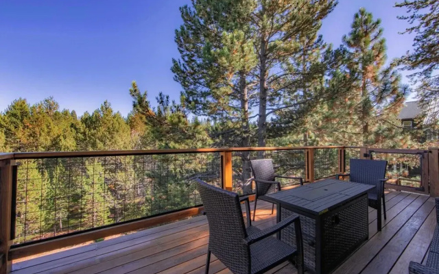 Bearfoot Lodge Near Fishing and Hiking