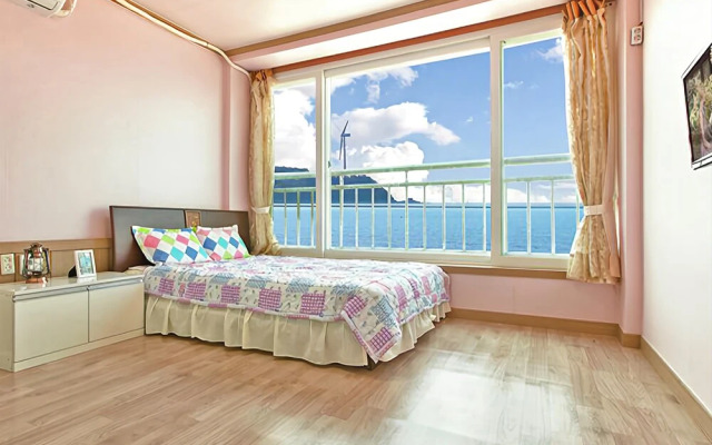 Yeongheung-do Hae Beach Pension