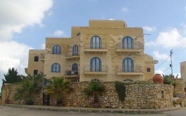 Отель Il Girna Residence Мальта, Саннат - отзывы, цены и фото номеров - забронировать отель Il Girna Residence онлайн вид на фасад