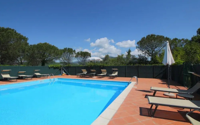 Beautiful Farmhouse With Pool