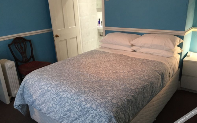 Circles B&B