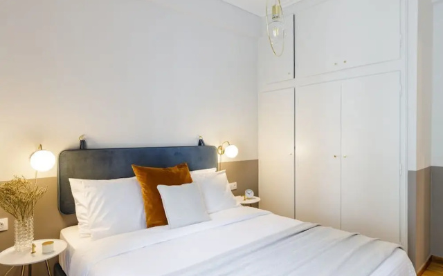 UPSTREET Hidesign Acropolis Apartment