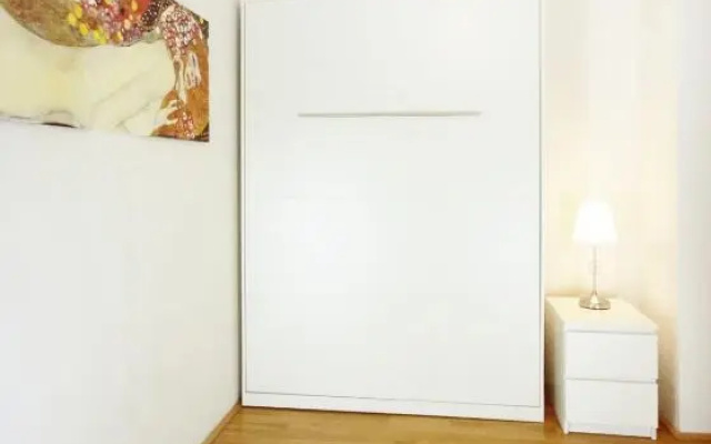 Herzlich Willkommen - Küss die Hand