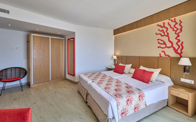 Universal Hotel Perla