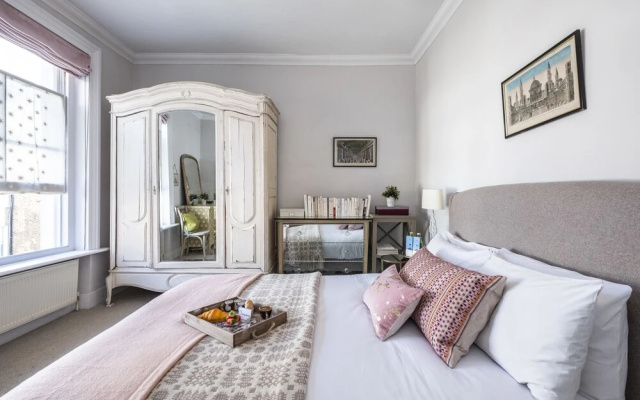 Stunning Colville Gardens Apartment - ADCT