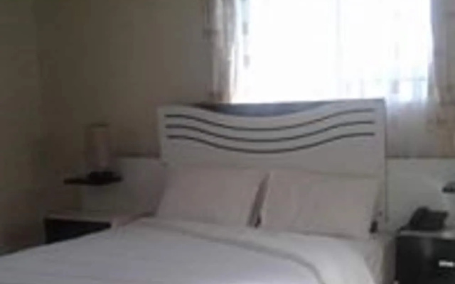 Moyo lodge