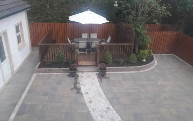 Carndonagh - 3-bedrooms - Sleeps 6/7 - Garden