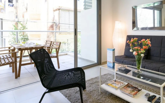 Quiet Hideaway & Terrace near Beach by FeelHome