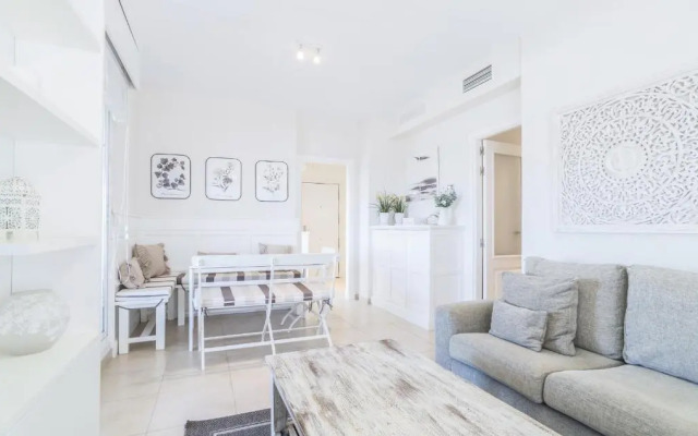SUNSET Candor Home free parking by Cadiz4Rentals