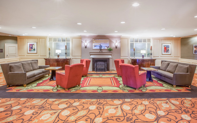 Crowne Plaza Hotels & Resorts Reading