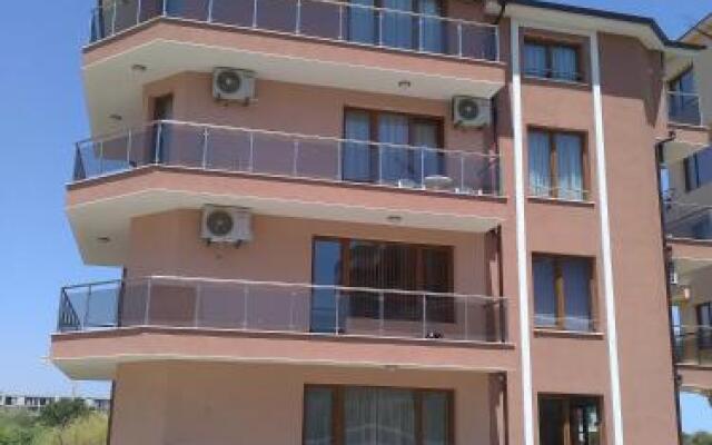 Отель Guesthouse Zhekovi Болгария, Аврен - отзывы, цены и фото номеров - забронировать отель Guesthouse Zhekovi онлайн вид на фасад