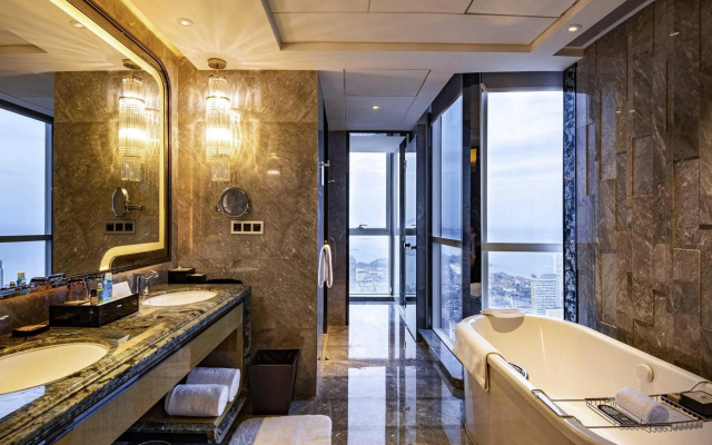 Pullman Yantai Center