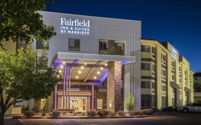 Отель Fairfield Inn & Suites by Marriott Albuquerque Airport вид на фасад