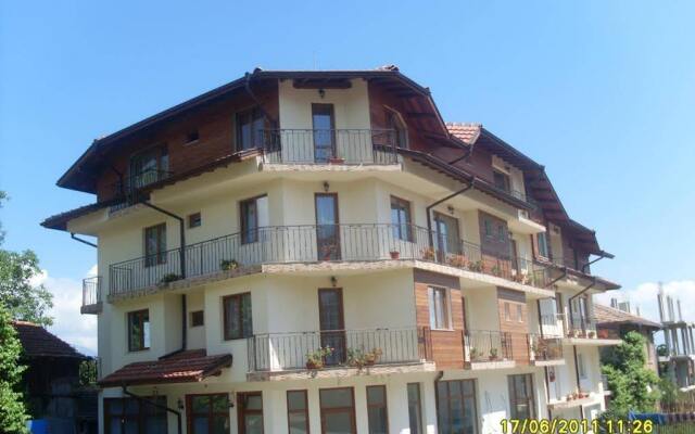 Hotel Gazei Банско вид на фасад