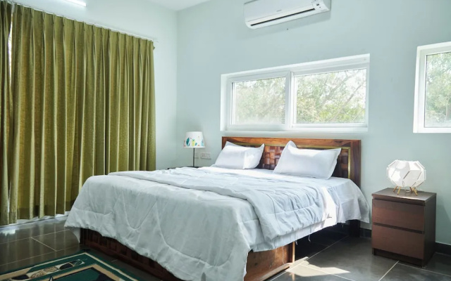 Bliss Farm Stay- lilly