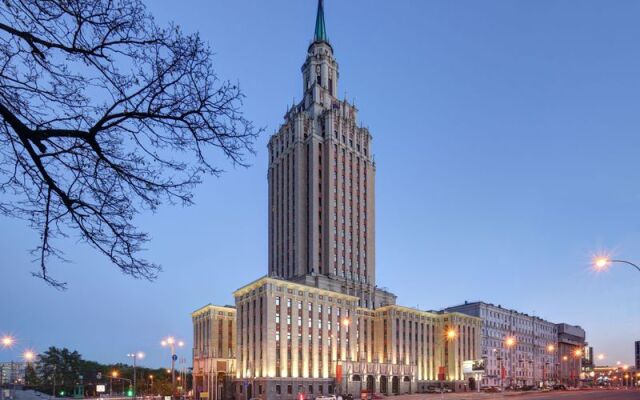 Гостиница Hilton Москва Ленинградская вид на фасад