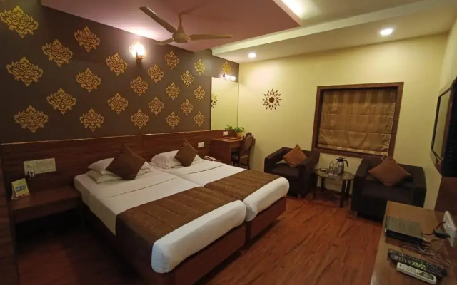 Rajhans Hotel