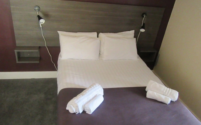 The Breadalbane Arms Hotel (Room Only)
