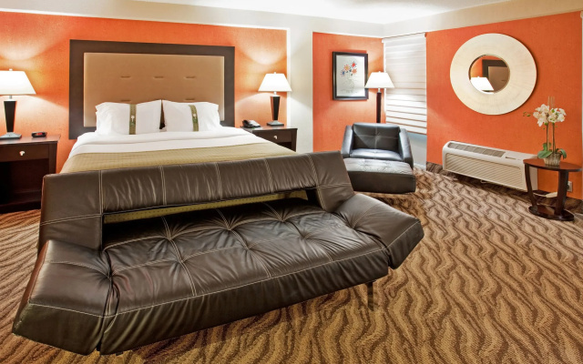 Holiday Inn Manhattan at the Campus by IHG