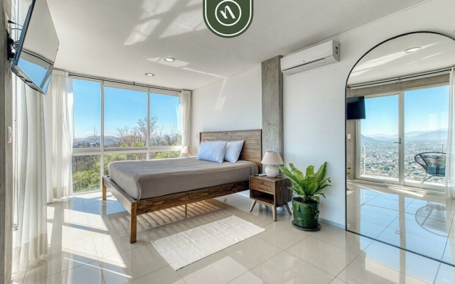 3 BR Condo - Panoramic Views - 5 Min to Downtown