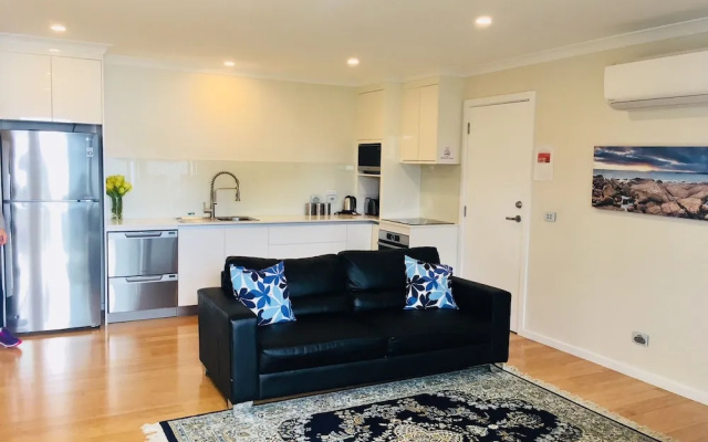 Balmoral Apartment Binalong Bay