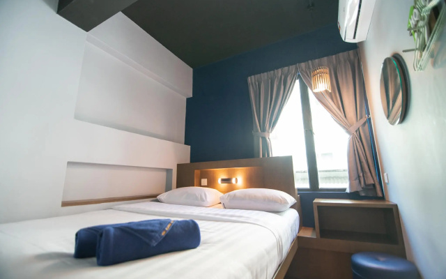 Homy Seafront Hostel