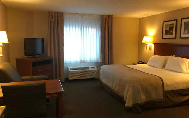 Candlewood Suites Kansas City Airport