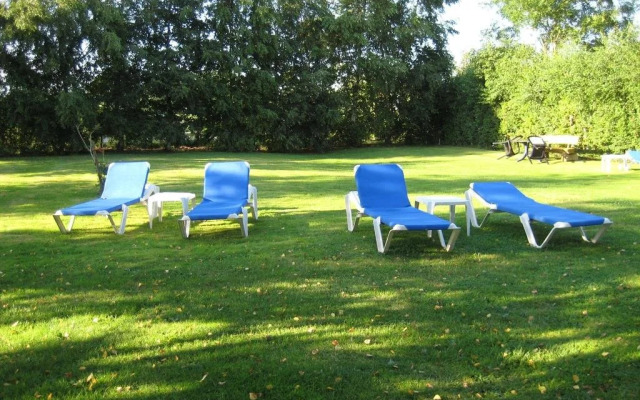 Garni Hotel-Pension Holum