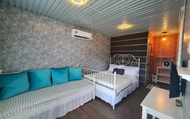 Cheqma Tiny Chalet