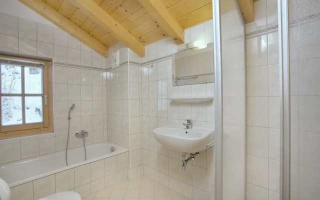 Chalet in Konigsleiten Near Ski Bus & Pool