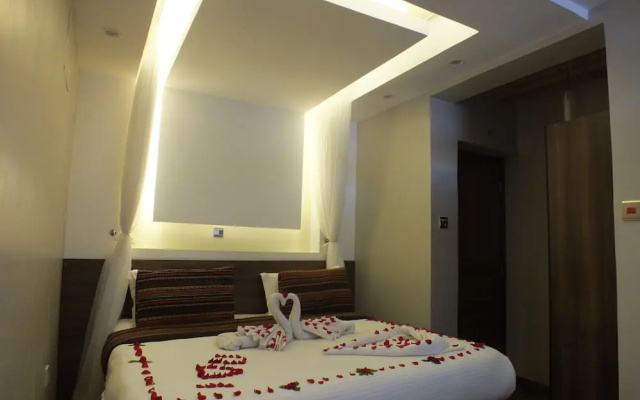 Laibon Hotel