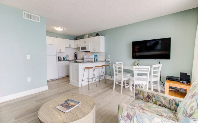 1104 Starfish Room by Atlantic Towers