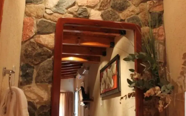 Posada del Halcón - Cabañas y Suites