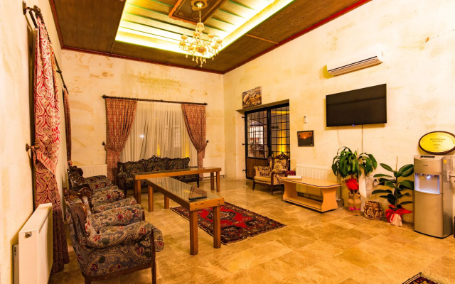 Empire Cave Hotel