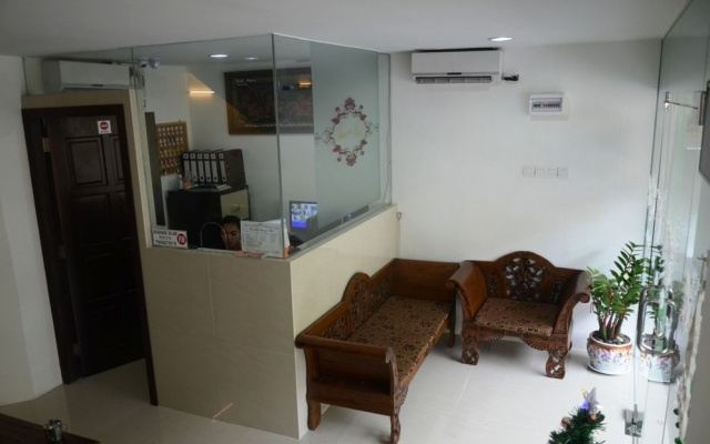 Aura Hotel