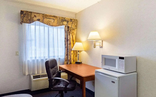 Quality Inn & Suites Worcester MA