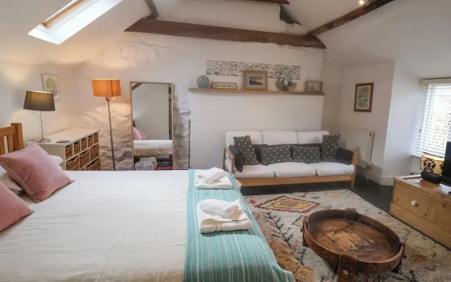 Coombe Street Cottage
