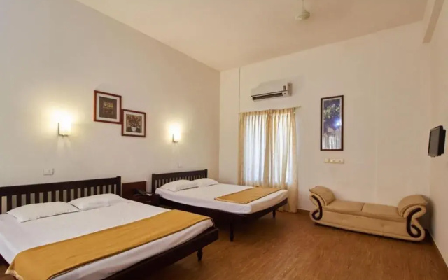 Plaza Suites
