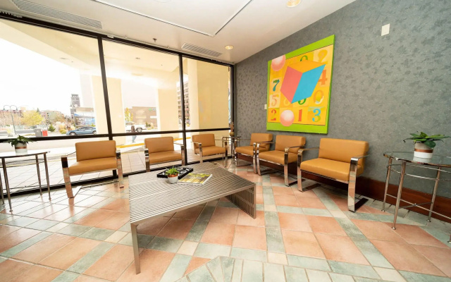 Reno Suites