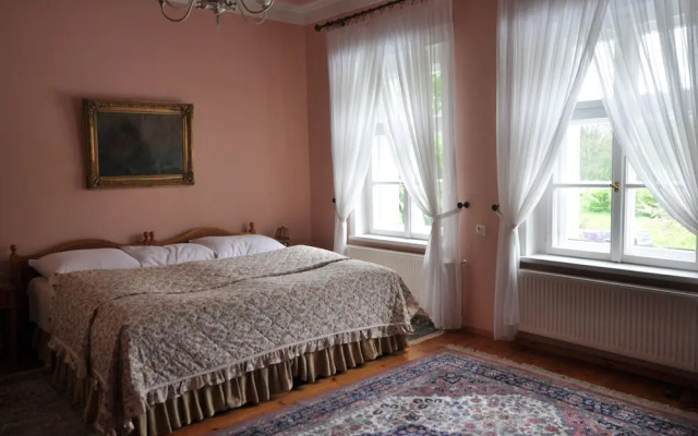 Palac Grochowiska Szlacheckie