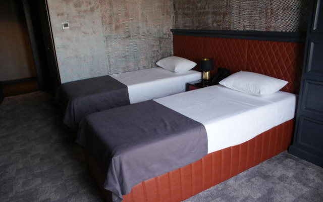 Solomon Hotel