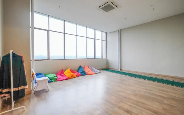 Tranquil 1Br At Royal Sentul Park Apartment