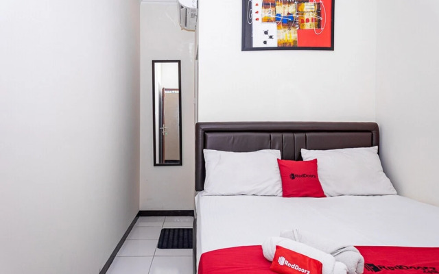 Bantal Guling Asia Afrika by RedDoorz