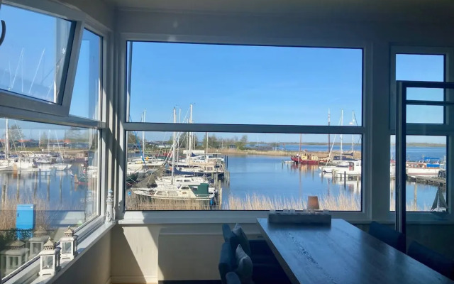 6 Pers Harbor House Nirvana on the Marina With Lake View and Sauna