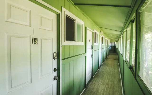 Central Maui Hostel