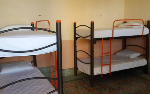 Hostal La Ermita - Hostel