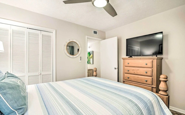 Oceanfront Condo w/ Furnished Deck & Views!