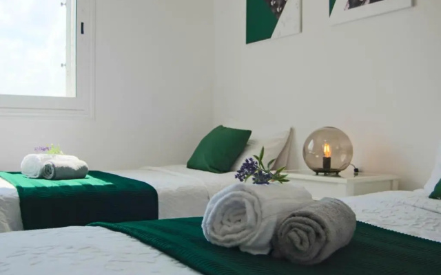 Phaedrus Living: Seaside Luxury Flat Natalia House 102