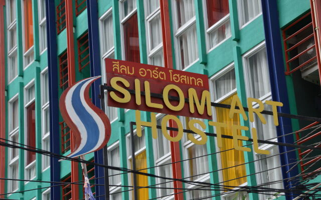 Silom Art Hostel Бангкок вид на фасад